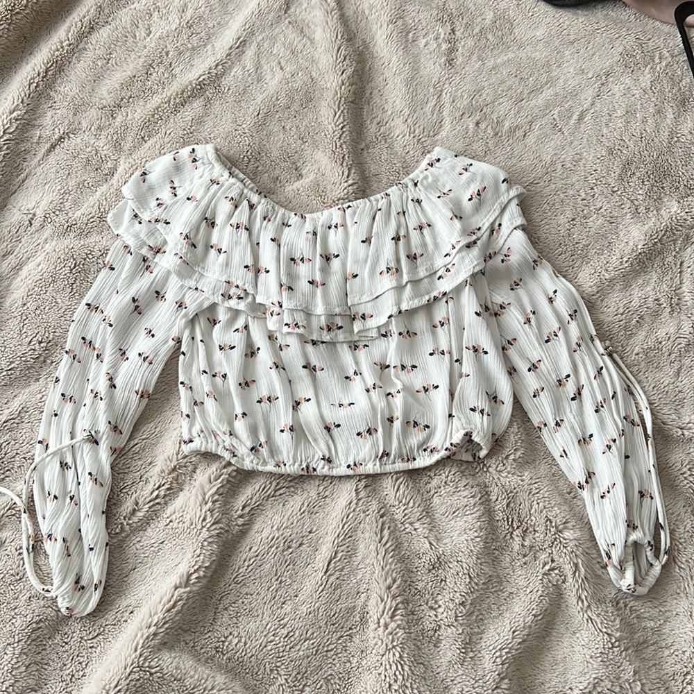 Abercrombie & Fitch Off the Shoulder Crop Top